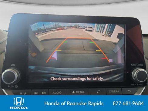 Used 2024 Nissan Altima 2.5 SV FWD image 24
