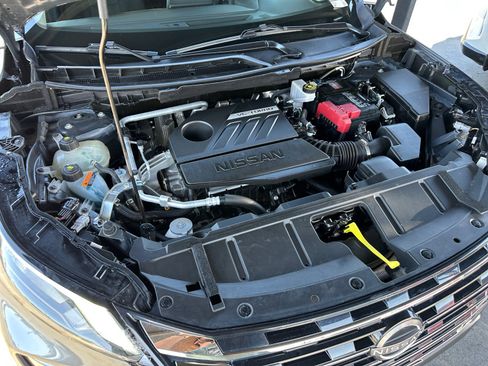 Used 2025 Nissan Rogue SV FWD image 27