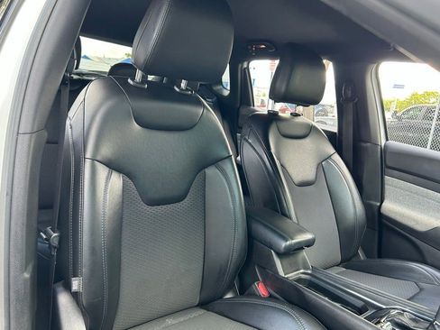 Used 2023 Jeep Compass Latitude AWD/4WD image 33