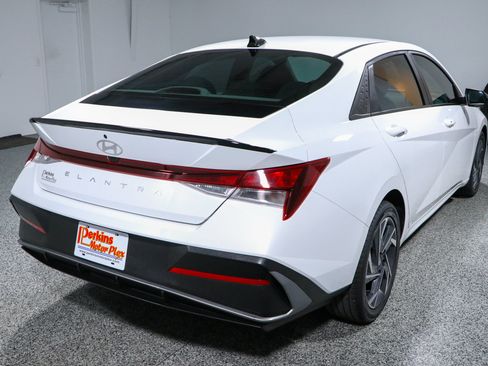 Used 2025 Hyundai Elantra Sport FWD image 7