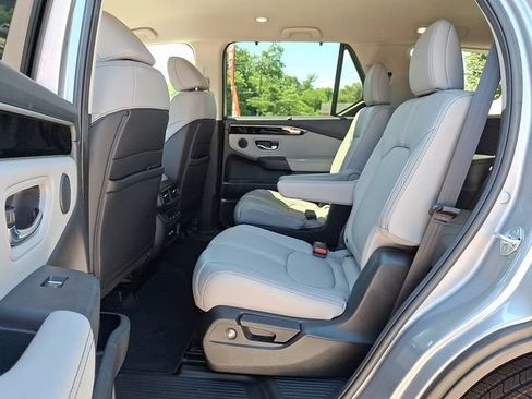 Used 2023 Honda Pilot EX-L image 11