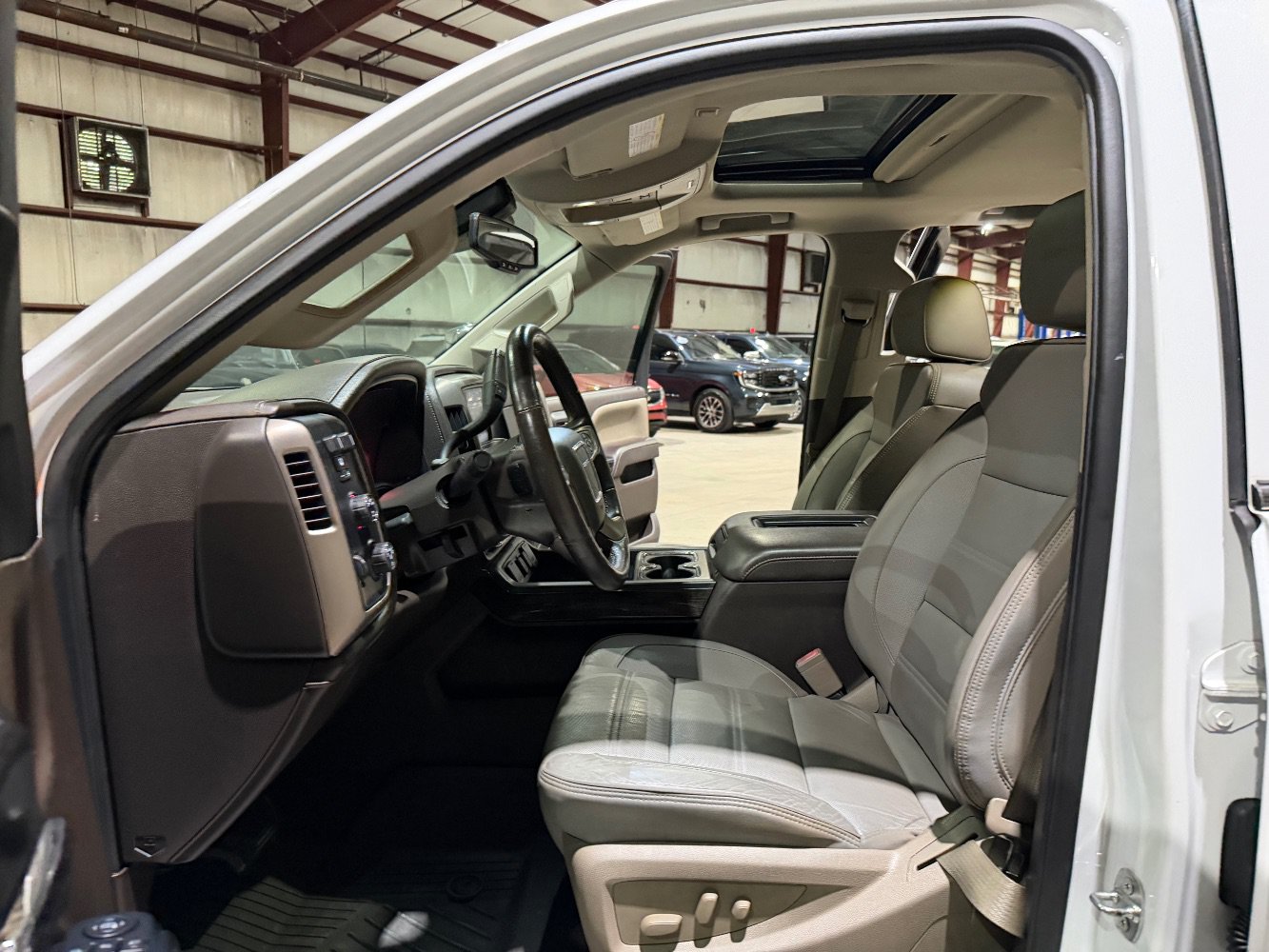 Used 2016 GMC Sierra 2500 Denali w/ Duramax Plus Package AWD/4WD image 12
