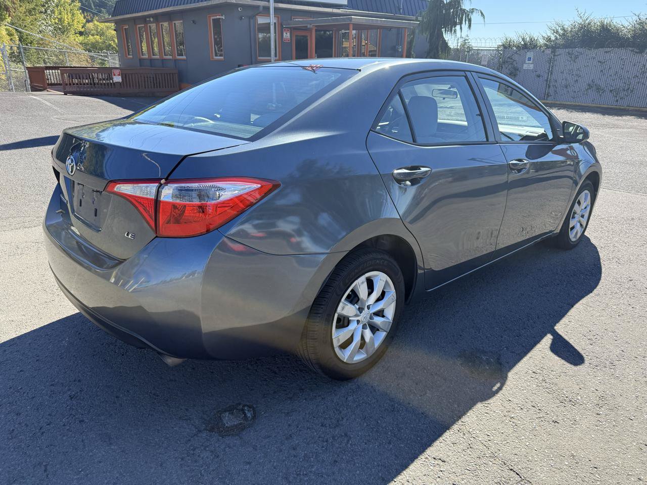 Used 2015 Toyota Corolla LE FWD image 13