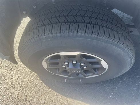 New 2025 RAM 2500 Laramie image 10