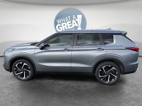 Used 2024 Mitsubishi Outlander SE image 7