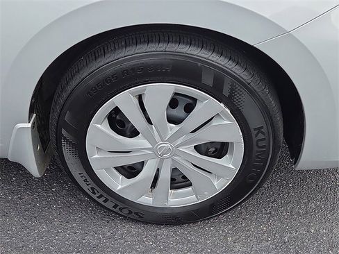 Used 2025 Nissan Versa S w/ Trunk Package image 8