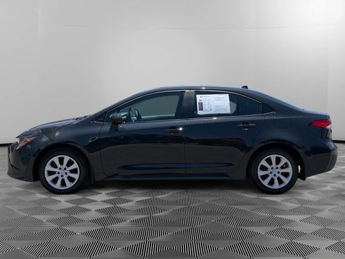 Used 2025 Toyota Corolla LE FWD image 2