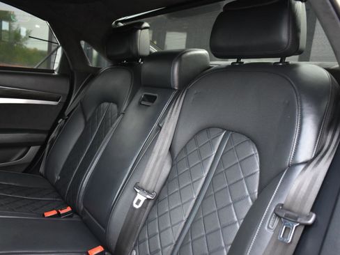 Used 2015 Audi S8 image 28