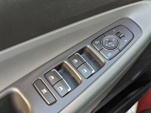 Used 2020 Hyundai Santa Fe SE image 17