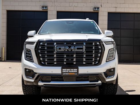 Used 2025 GMC Yukon Denali Ultimate AWD/4WD image 4