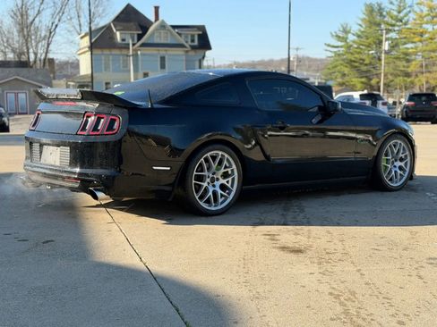 Used 2013 Ford Mustang GT Premium image 4