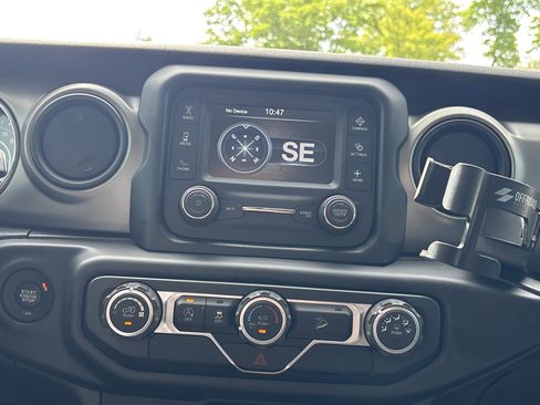 Used 2019 Jeep Wrangler Unlimited Sport S AWD/4WD image 19