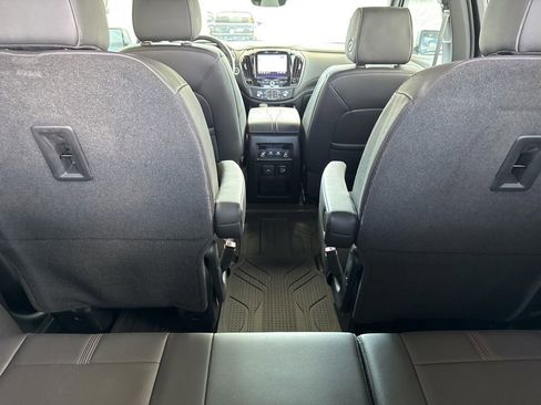 Used 2023 Chevrolet Traverse RS image 19