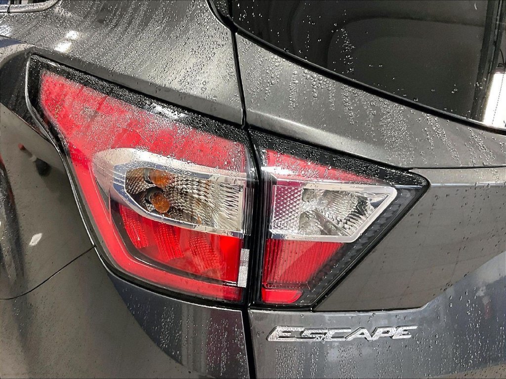 Used 2017 Ford Escape SE w/ SE Leather Comfort Package AWD/4WD image 34