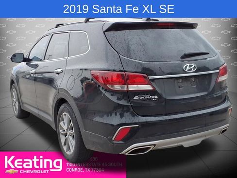Used 2019 Hyundai Santa Fe XL SE FWD image 2