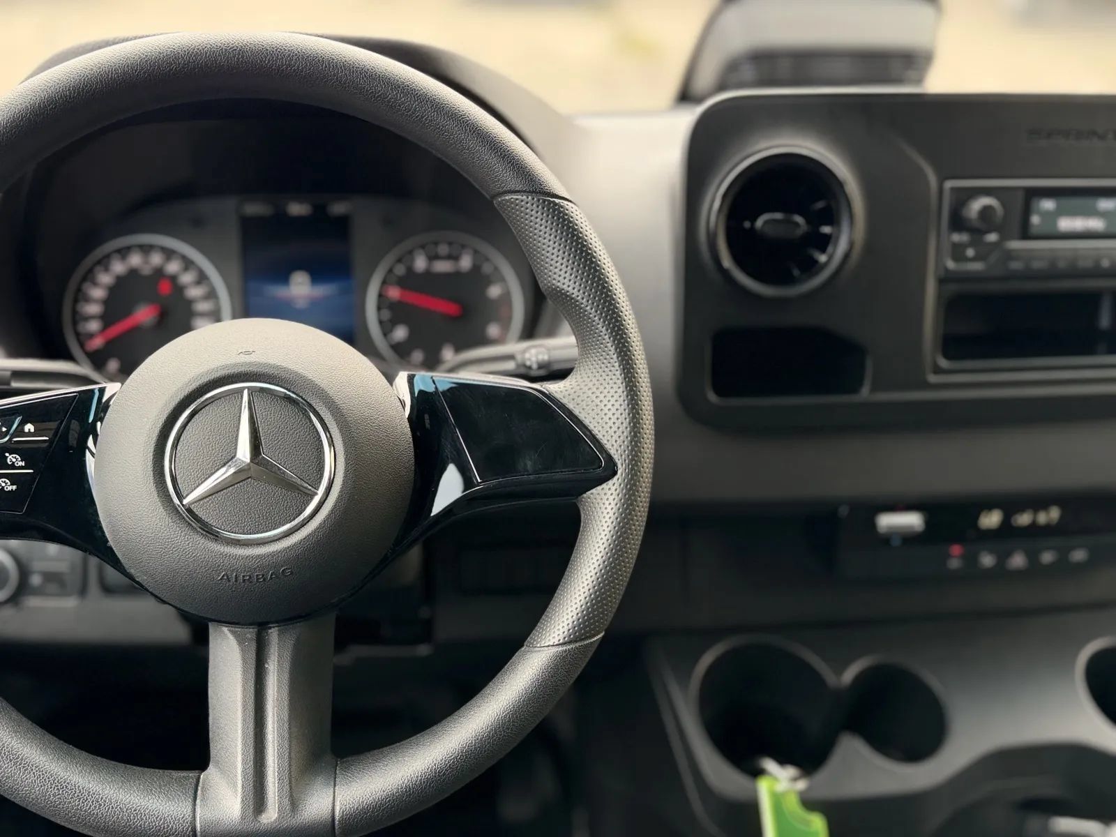 Used 2025 Mercedes-Benz Sprinter 2500 image 21