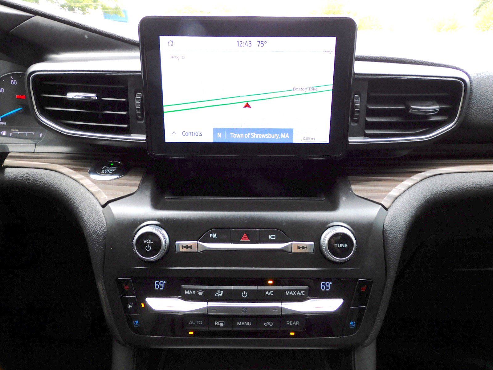 Used 2020 Ford Explorer Limited RWD image 11
