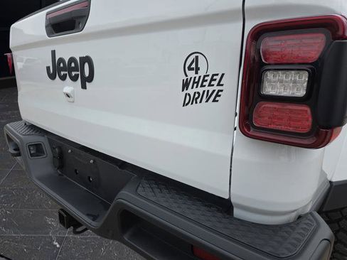 New 2025 Jeep Gladiator Willys image 35