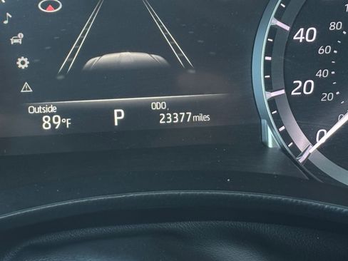 Used 2025 Toyota Highlander LE FWD image 42