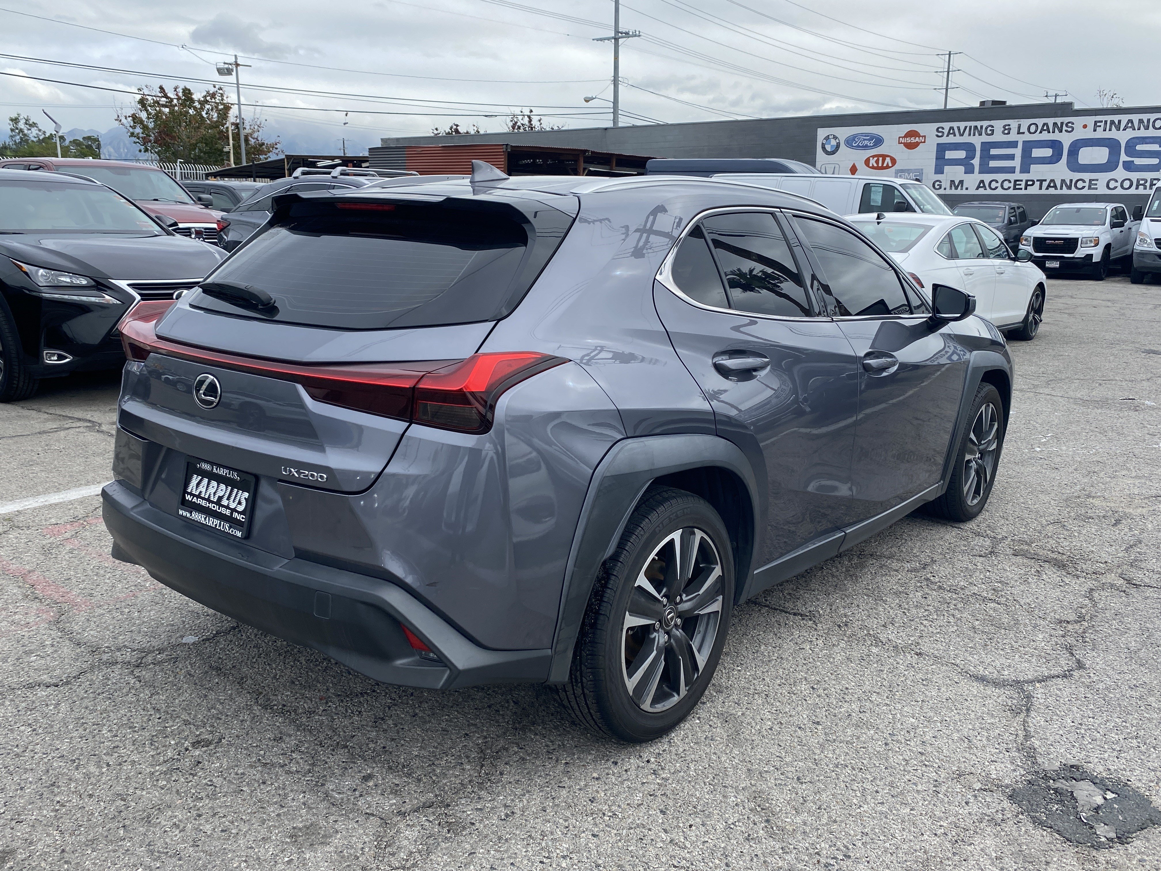 Used 2019 Lexus UX 200 w/ Premium Package FWD image 7