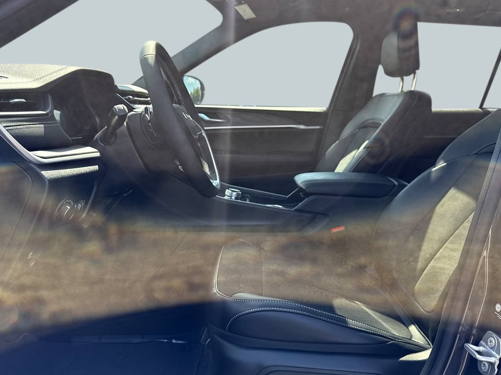 New 2026 Jeep Grand Cherokee Altitude RWD image 13