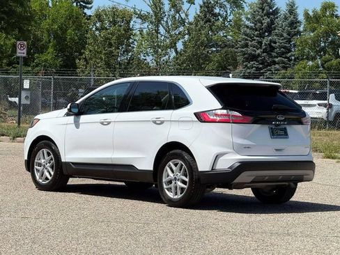 Used 2022 Ford Edge SEL w/ Convenience Package AWD/4WD image 3