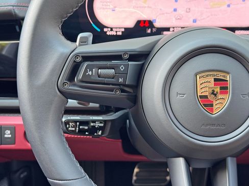 Used 2025 Porsche Panamera image 21