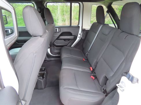 Used 2023 Jeep Wrangler Unlimited Sahara w/ Cold Weather Group AWD/4WD image 25