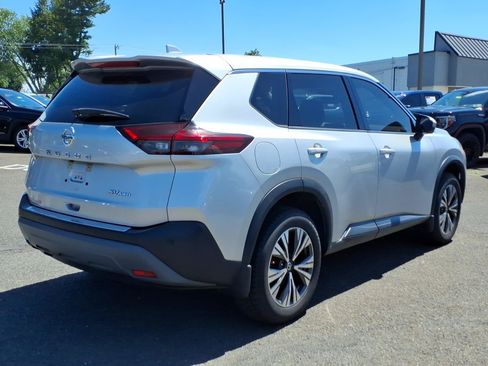 Used 2021 Nissan Rogue SV AWD/4WD image 3