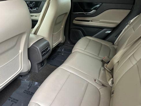 Used 2022 Lincoln Corsair FWD w/ Rear Removable Package Tray image 4