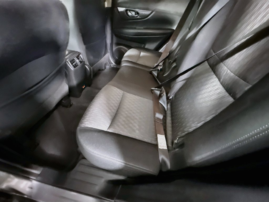 Used 2020 Nissan Rogue SV FWD image 26
