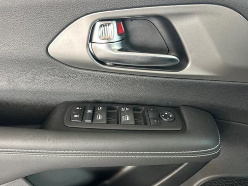 New 2025 Chrysler Voyager LX image 11