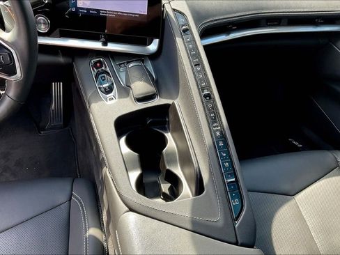 Used 2024 Chevrolet Corvette Stingray Preferred Cpe w/ Z51 Performance Package image 24