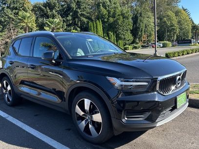 Used 2019 Volvo XC40 T5 Momentum