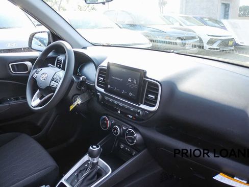 Certified 2026 Hyundai Venue SE FWD image 22
