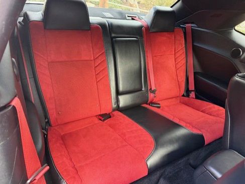 Used 2015 Dodge Challenger SRT w/ Technology Group image 38