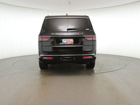 New 2024 Jeep Wagoneer L Series III w/ HD Trailer Tow Package image 33