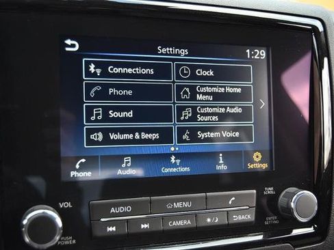 Certified 2024 Nissan Frontier SV w/ Technology Package image 18