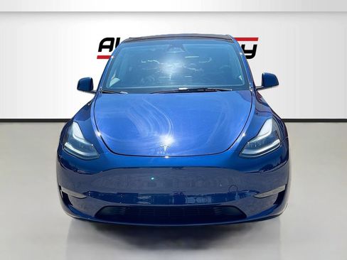 Used 2024 Tesla Model Y Long Range AWD/4WD image 2