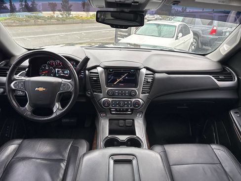 Used 2018 Chevrolet Suburban LT image 21