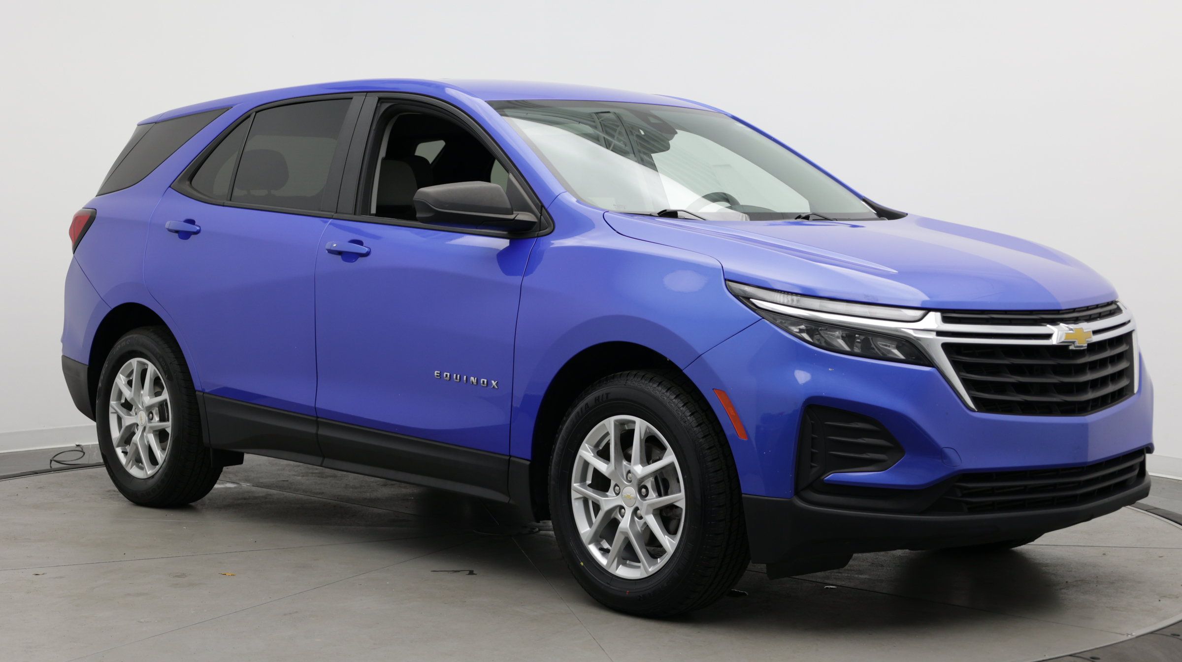 Used 2024 Chevrolet Equinox LS FWD image 3