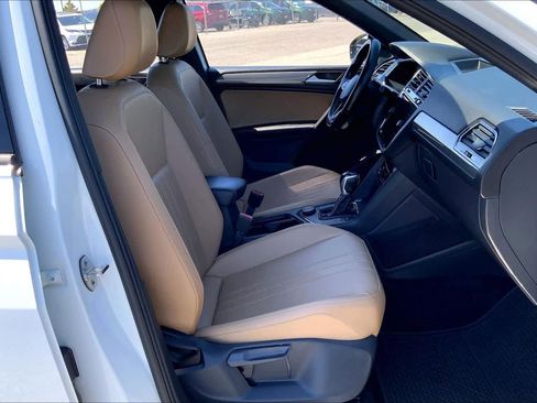 Used 2022 Volkswagen Tiguan SE R-Line AWD/4WD image 9
