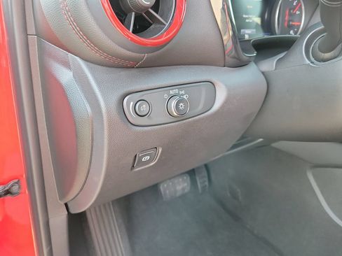 Used 2019 Chevrolet Blazer RS w/ Sun and Wheels Package FWD image 25