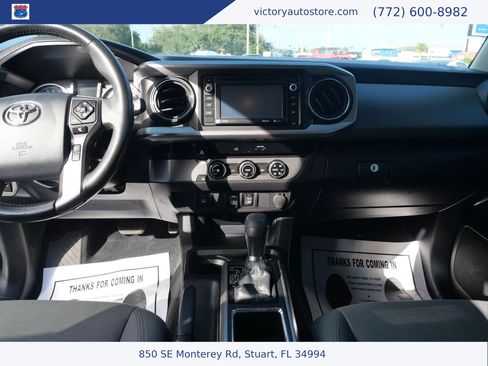 Used 2018 Toyota Tacoma SR5 RWD image 13