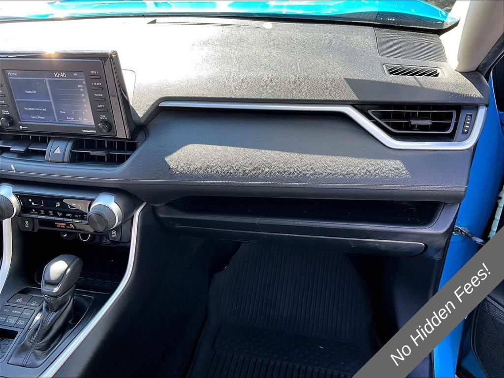 Used 2020 Toyota RAV4 LE w/ All Weather Liner Package AWD/4WD image 15