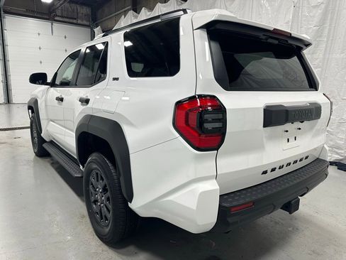 Used 2025 Toyota 4Runner SR5 image 5