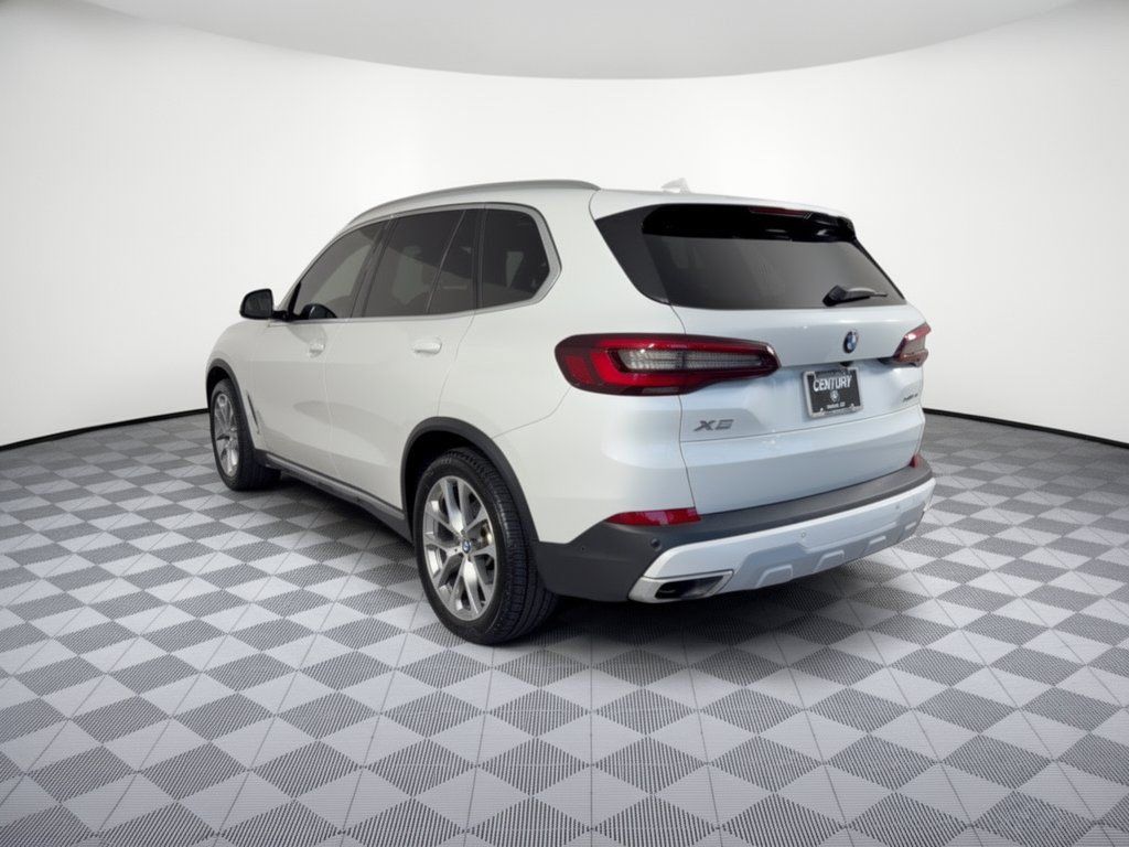 Used 2022 BMW X5 xDrive40i w/ Luxury Seating Package AWD/4WD image 3