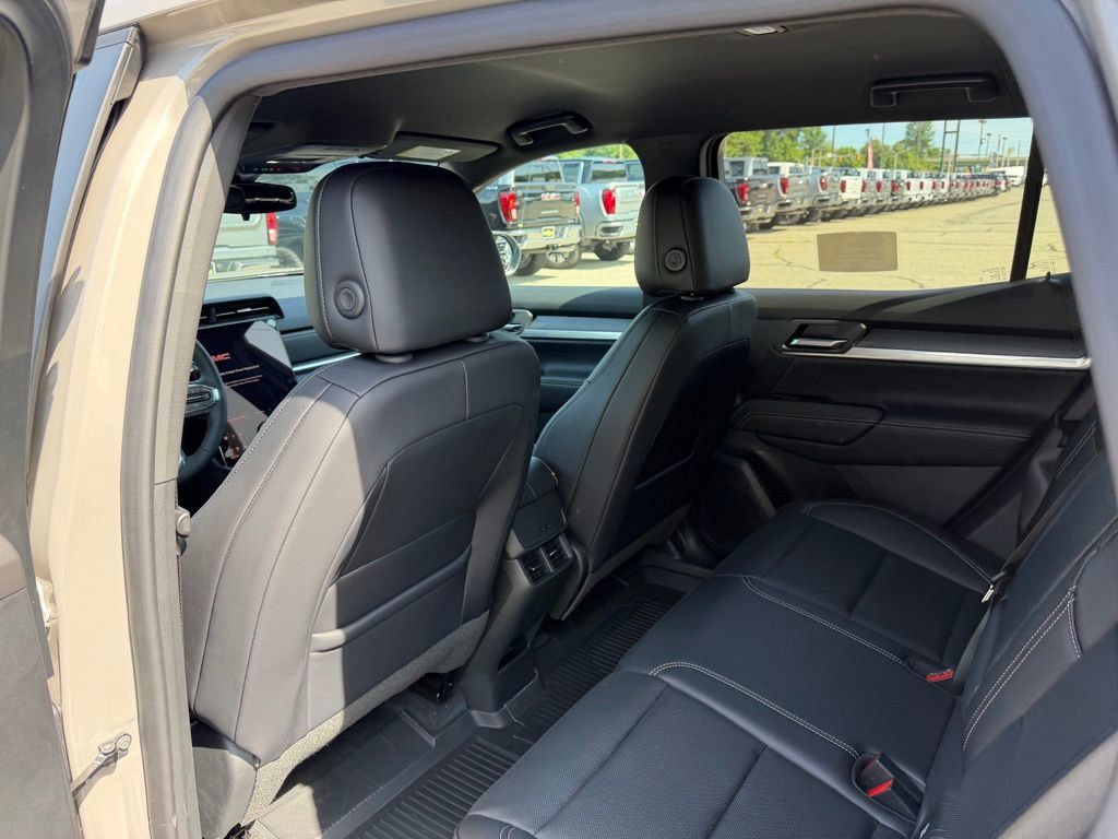 New 2027 GMC Terrain Elevation w/ Elevation Premium Package AWD/4WD image 11