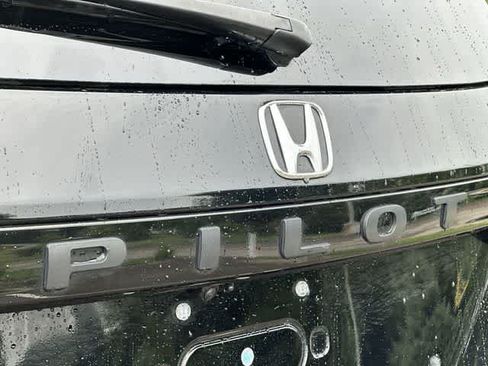 Used 2023 Honda Pilot LX image 16