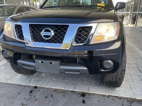 Used 2015 Nissan Frontier SV image 9